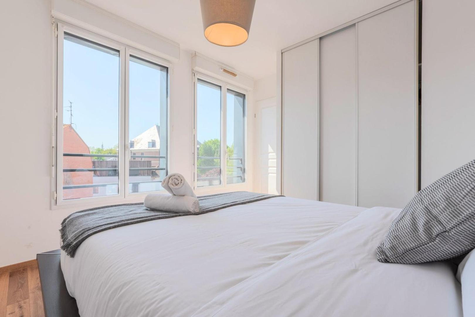 Quiet 1 Bedroom Apartment Parking Old ليل المظهر الخارجي الصورة
