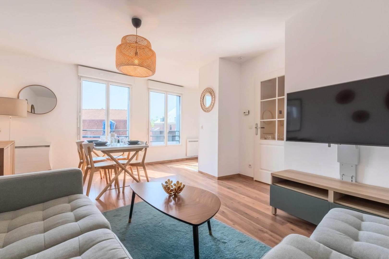 Quiet 1 Bedroom Apartment Parking Old ليل المظهر الخارجي الصورة