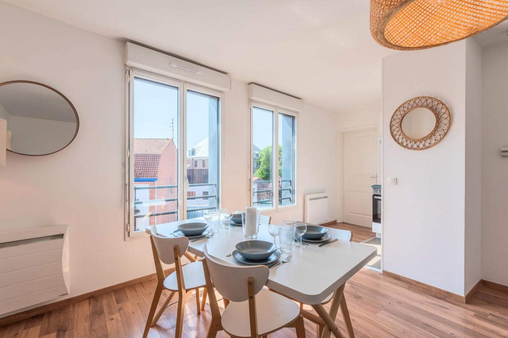Quiet 1 Bedroom Apartment Parking Old ليل المظهر الخارجي الصورة